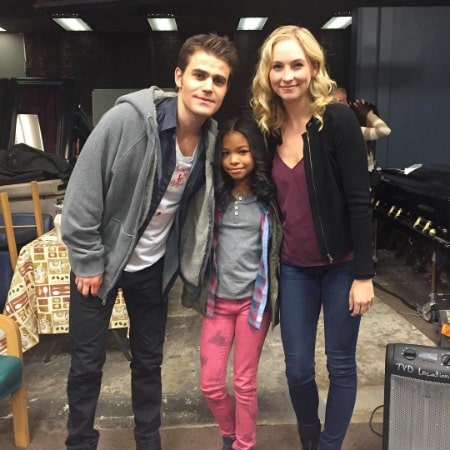 Beautiful Picture Of Navia WIth Vampire Diaries Cast